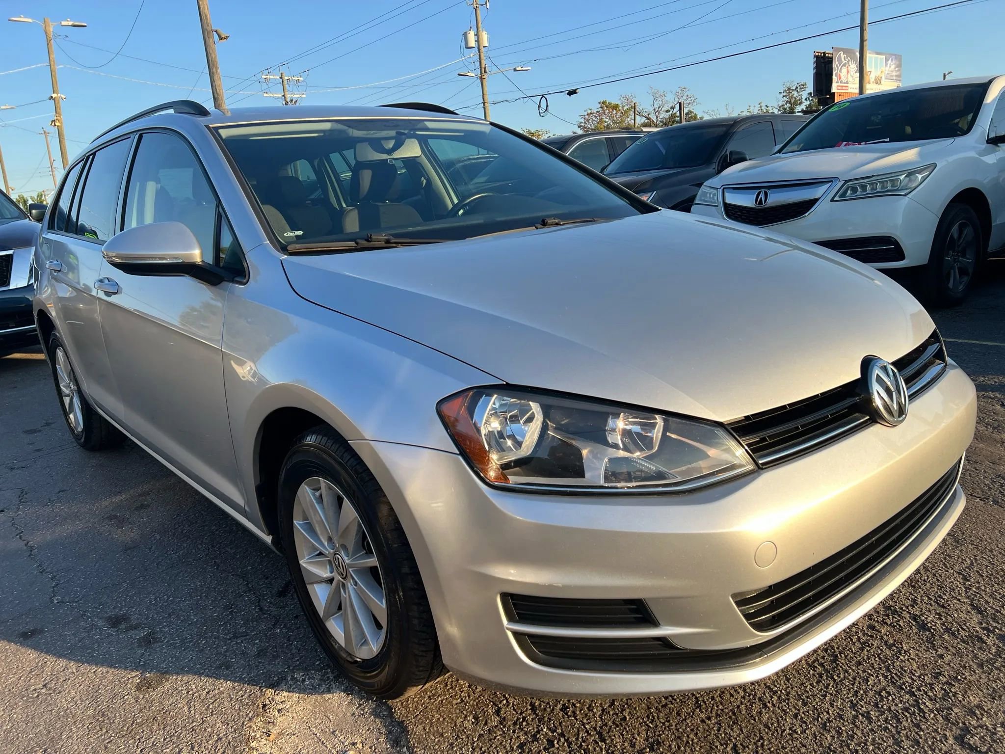 Used 2017 Volkswagen Golf S FWD image 4