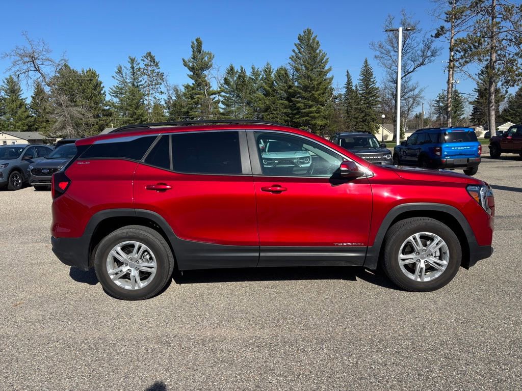 Used 2023 GMC Terrain SLE w/ Driver Convenience Package AWD/4WD image 2