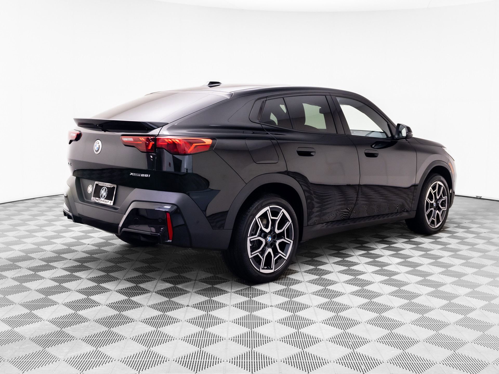 Certified 2025 BMW X2 xDrive28i image 5