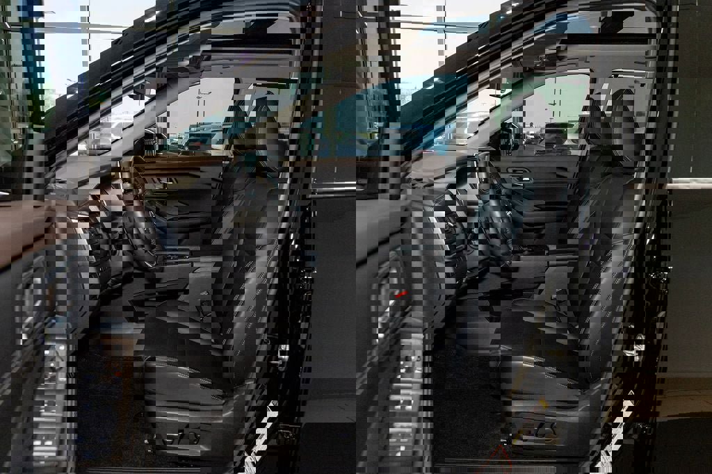 Used 2023 Nissan Rogue SV w/ SV Premium B Package image 15