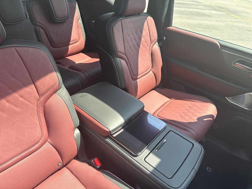 New 2027 INFINITI QX80 Autograph w/ Premium Cargo Package AWD/4WD image 30