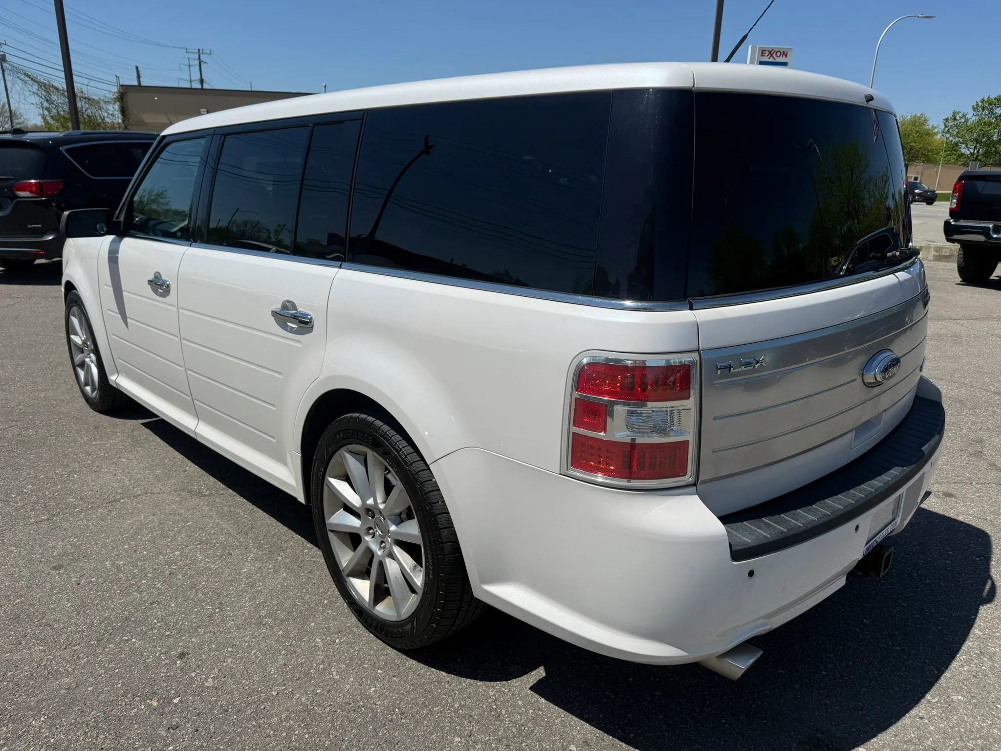 Used 2011 Ford Flex Limited w/ Rapid Spec Order Code AWD/4WD image 7