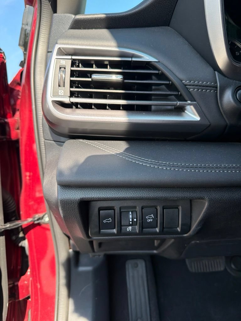 Used 2025 Subaru Outback Touring XT AWD/4WD image 38