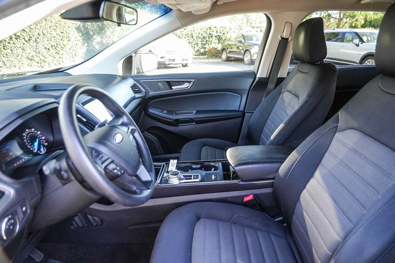 Used 2020 Ford Edge SE w/ Cargo Accessory Package AWD/4WD image 17