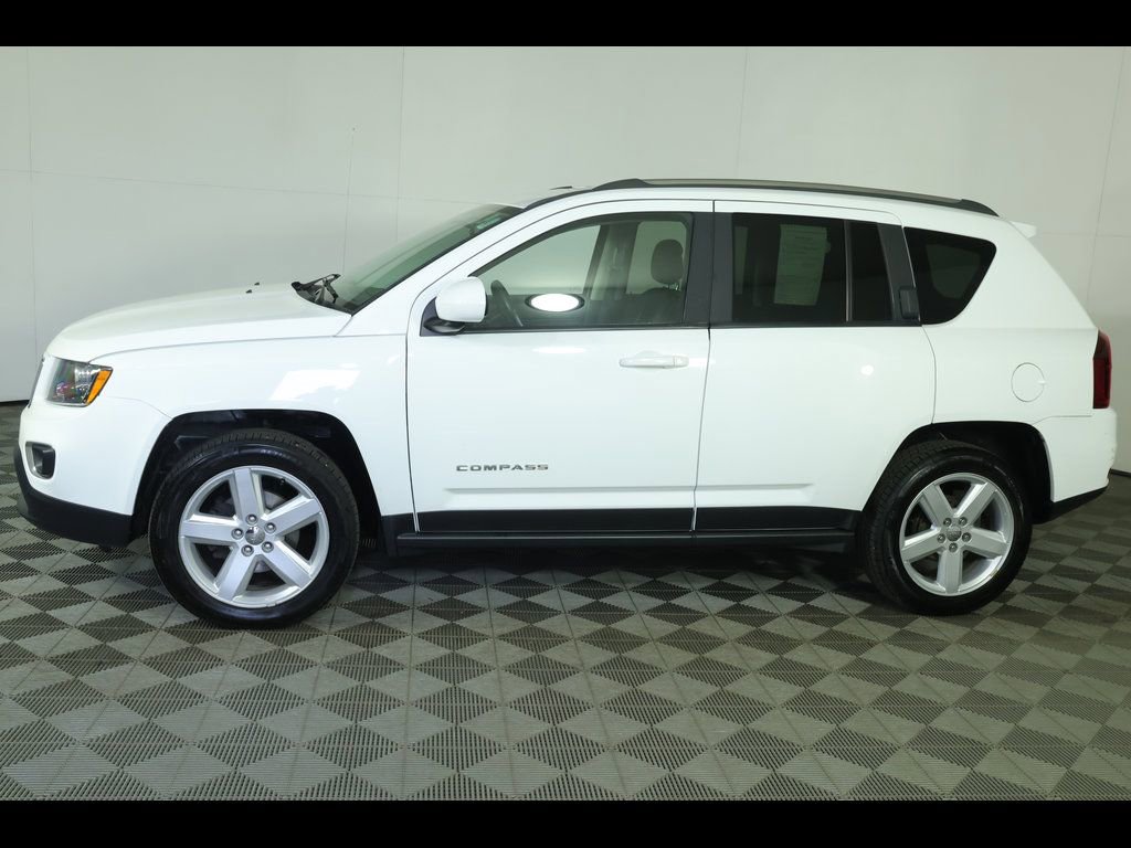 Used 2014 Jeep Compass Latitude image 11