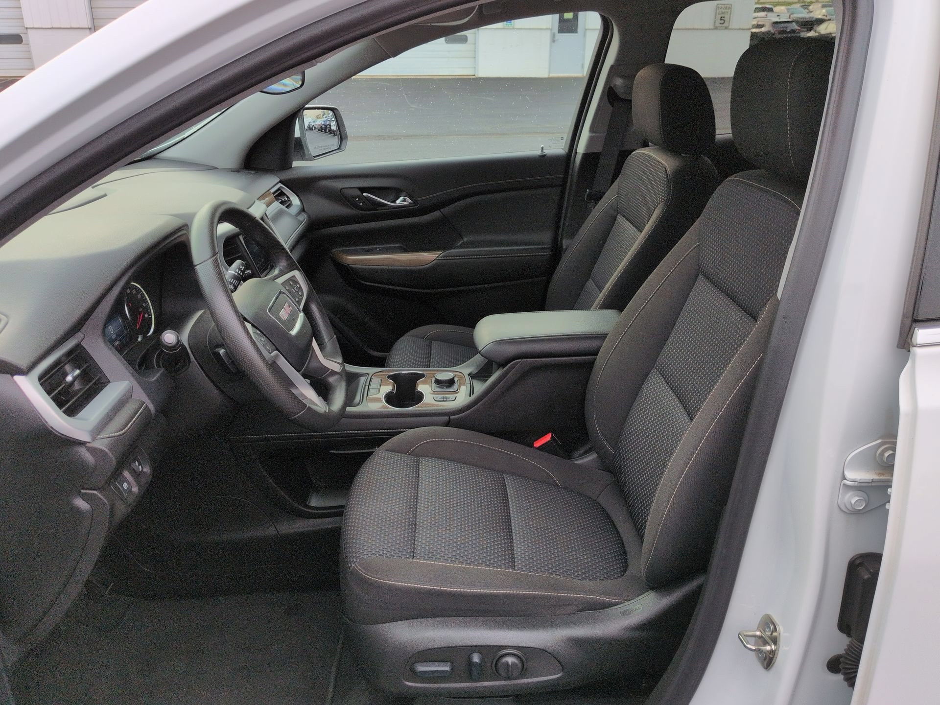 Certified 2023 GMC Acadia SLE w/ Driver Convenience Package AWD/4WD image 19