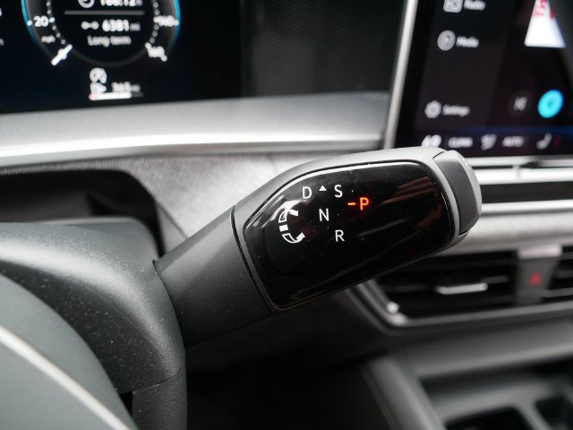 Certified 2026 Volkswagen Tiguan S FWD image 32