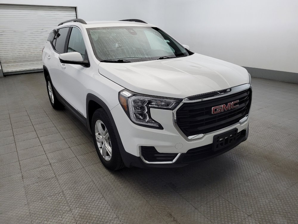 Used 2023 GMC Terrain SLE w/ Driver Convenience Package image 13