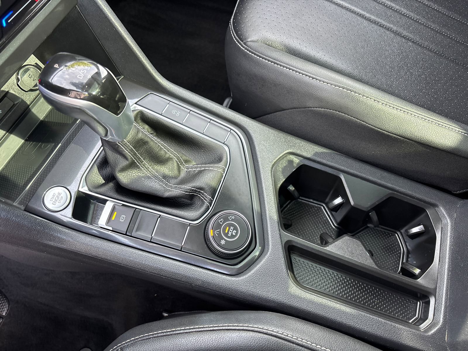 Certified 2024 Volkswagen Tiguan SE AWD/4WD image 23