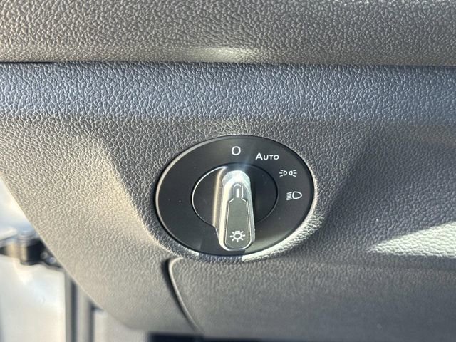 Certified 2023 Volkswagen Jetta SE FWD image 19