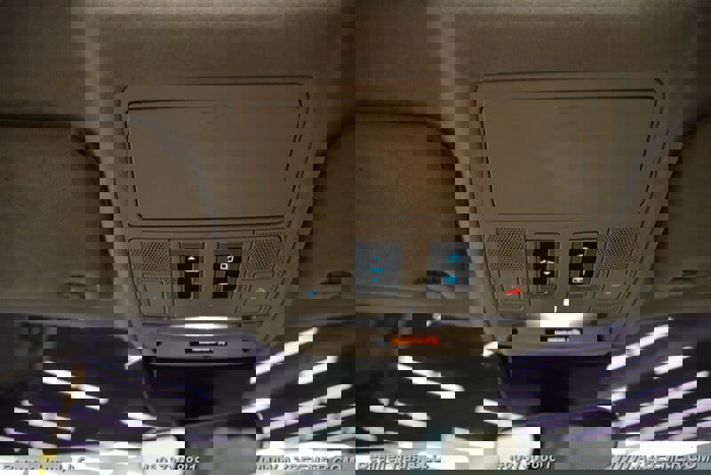 Used 2020 Jaguar XF Premium image 33