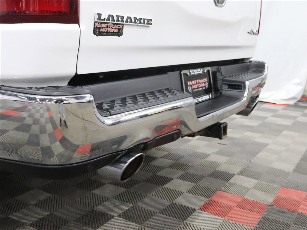 Used 2019 RAM 1500 Laramie AWD/4WD image 10