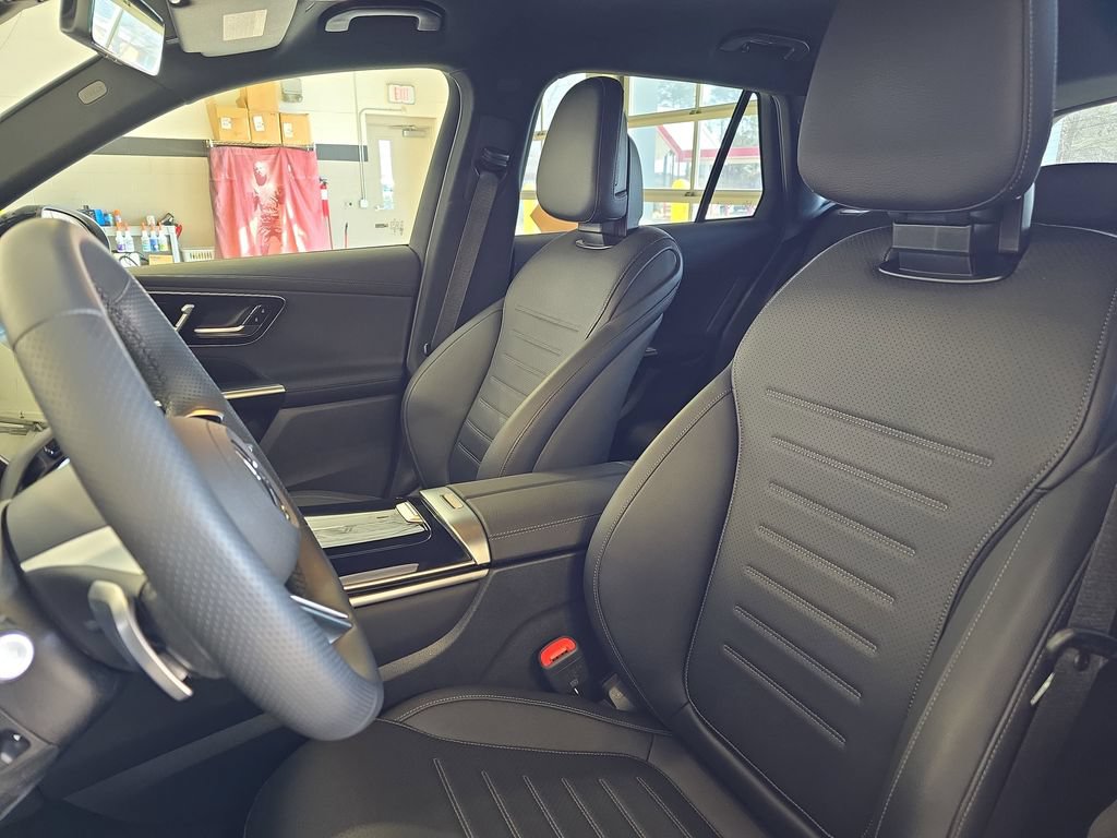 Used 2026 Mercedes-Benz GLC 300 image 19