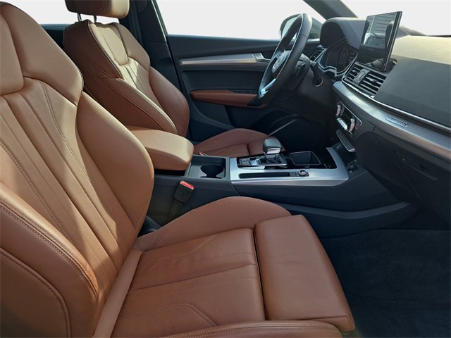 Certified 2025 Audi Q5 2.0T Premium w/ Convenience Plus Package image 12