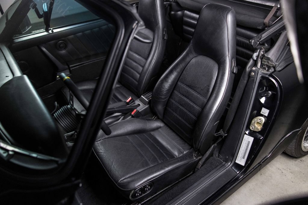 Used 1991 Porsche 911 Carrera RWD image 11