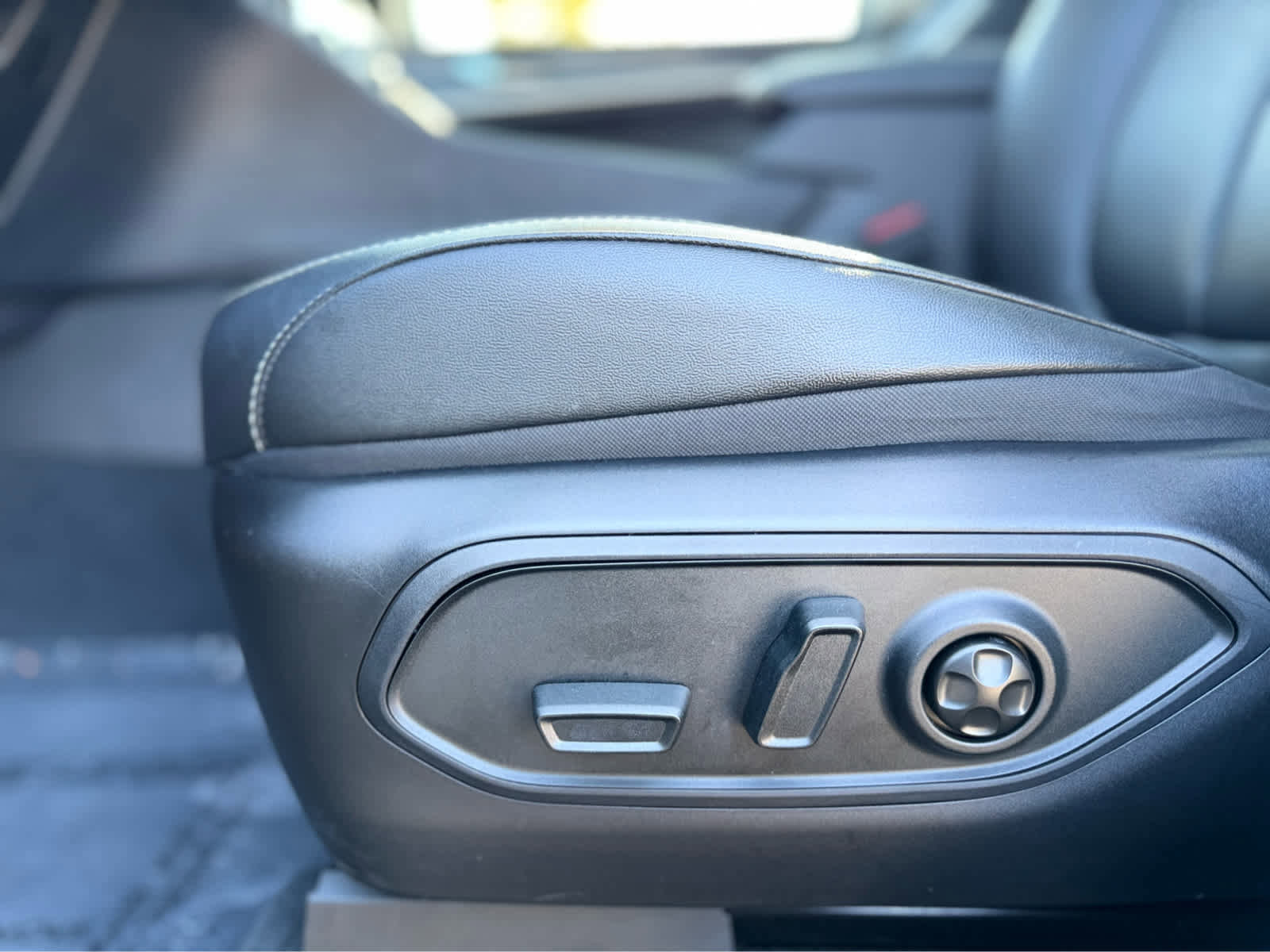 Used 2024 Jeep Grand Cherokee Limited 4xe image 24