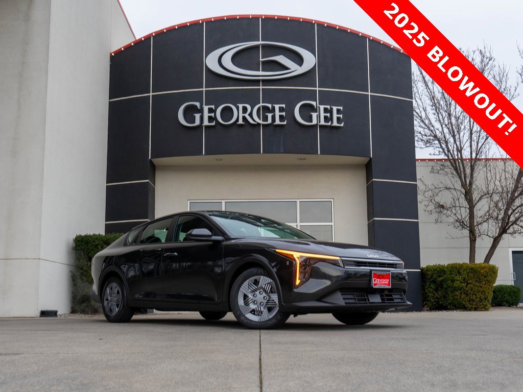 New 2025 Kia K4 LX