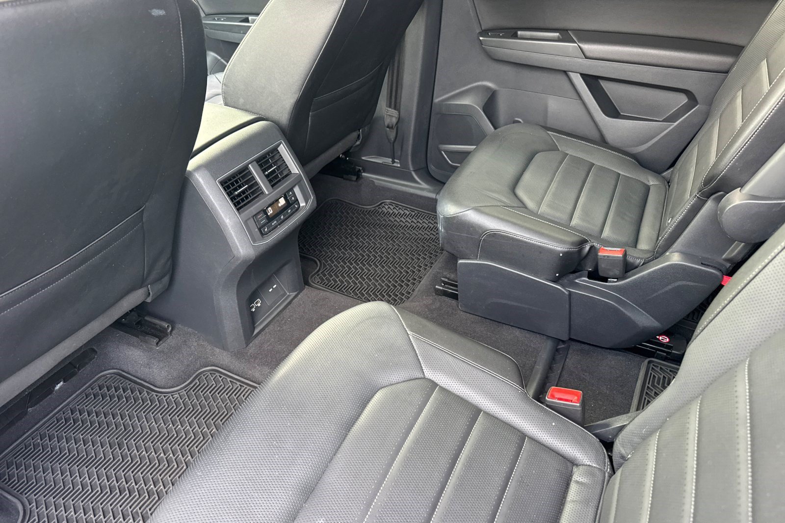Used 2019 Volkswagen Atlas SEL Premium AWD/4WD image 29