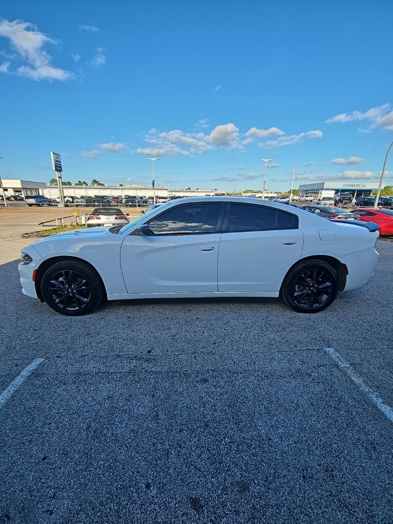 Used 2023 Dodge Charger SXT w/ Blacktop Package image 4