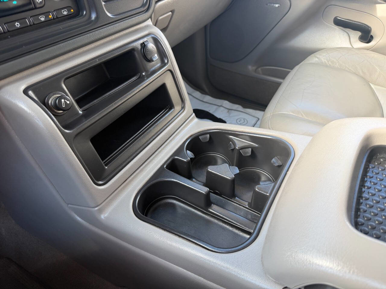 Used 2005 Chevrolet Tahoe Z71 w/ Preferred Equipment Group image 43