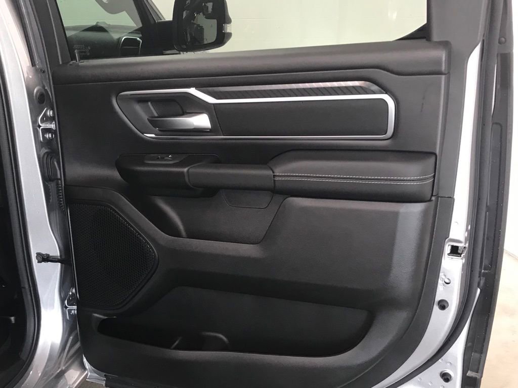 New 2026 RAM 1500 4x4 Crew Cab image 33
