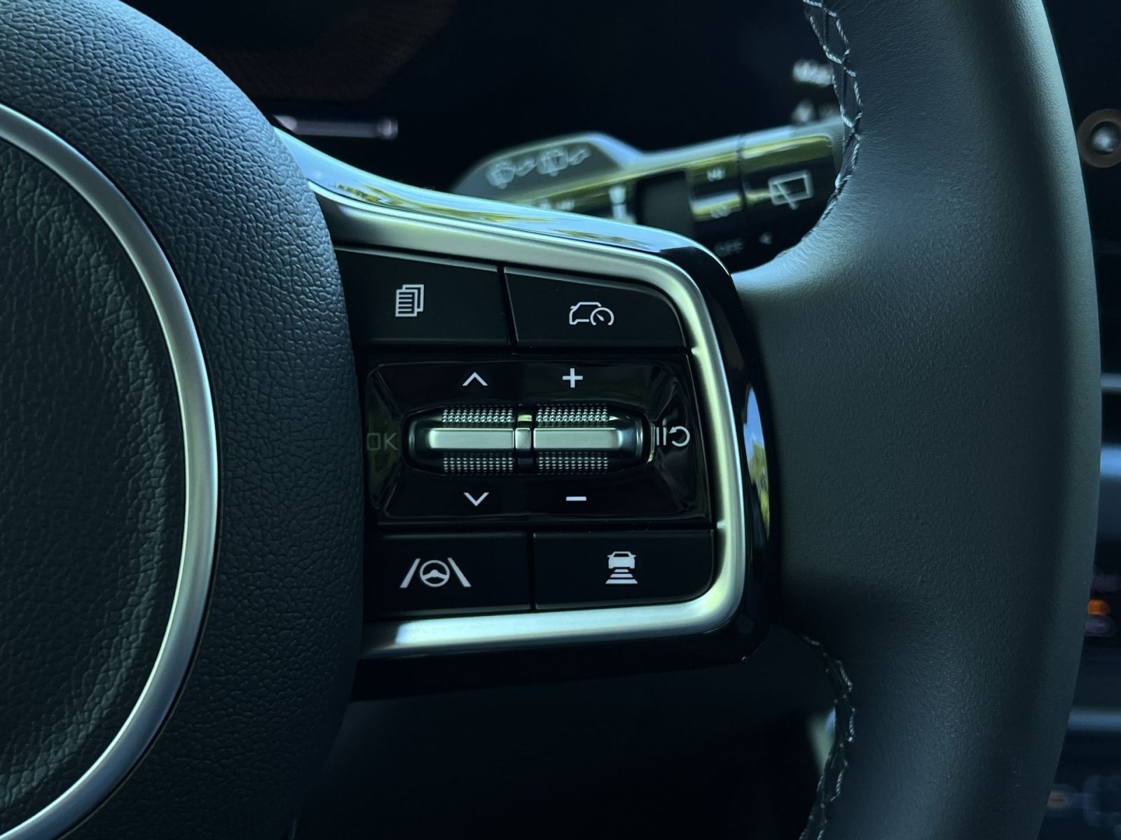 New 2026 Kia Carnival FWD image 38