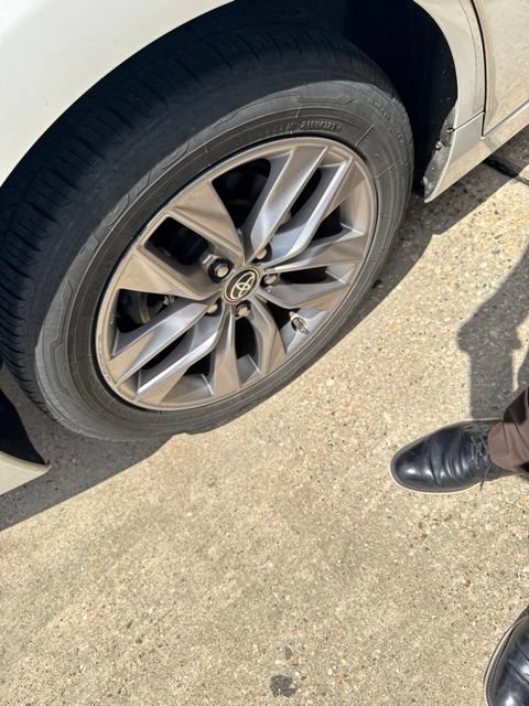Used 2021 Toyota Avalon XLE w/ Moonroof Package FWD image 18