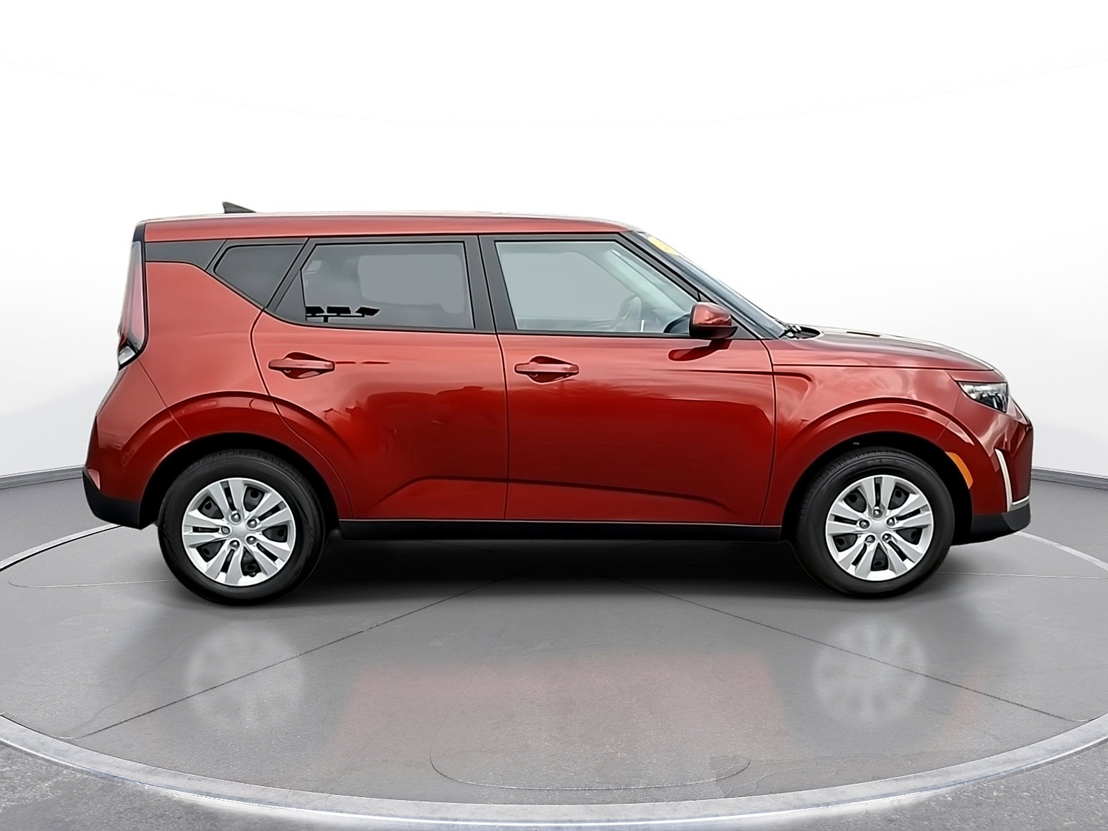 Used 2025 Kia Soul LX FWD image 9