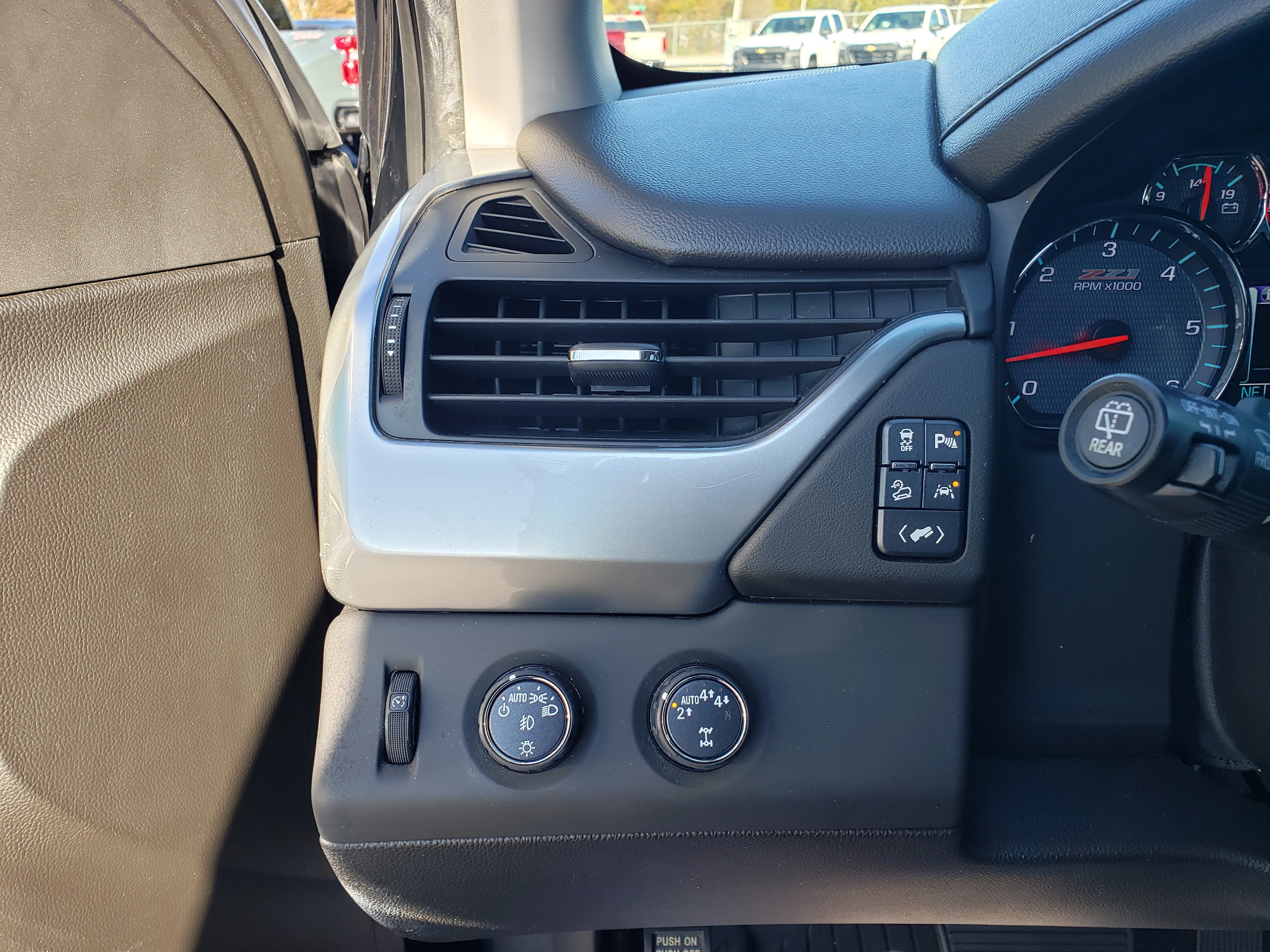 Used 2019 Chevrolet Tahoe LT image 18