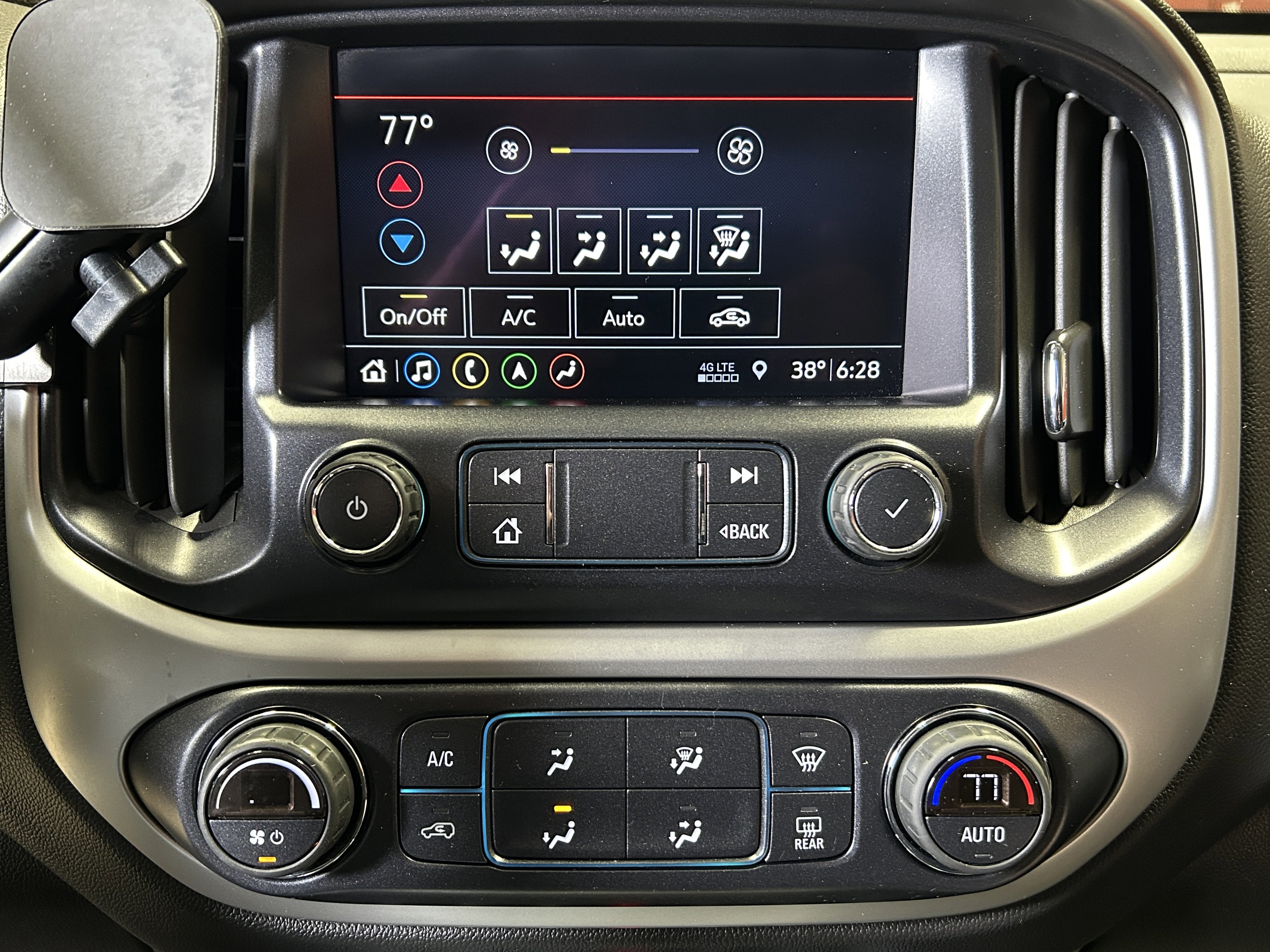 Used 2020 Chevrolet Colorado ZR2 w/ Colorado ZR2 Bison Edition AWD/4WD image 30