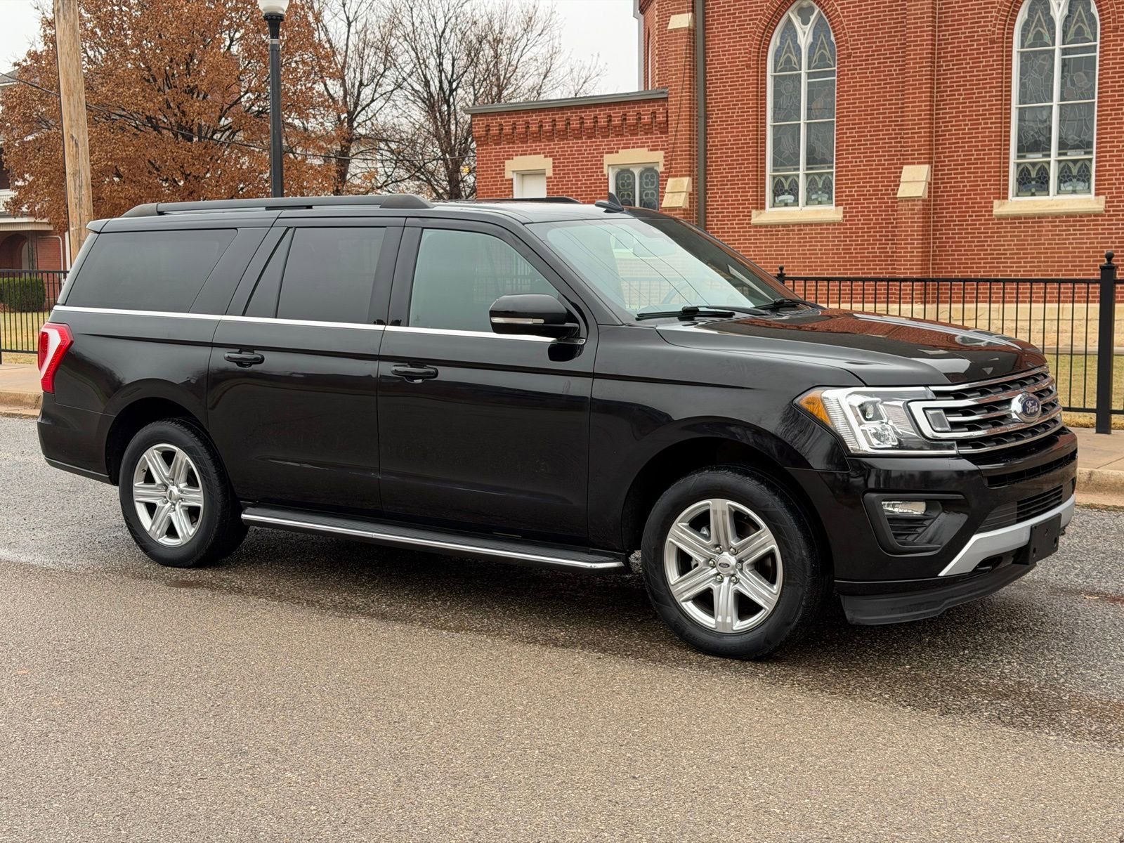 Used 2020 Ford Expedition Max XLT w/ Equipment Group 202A image 2