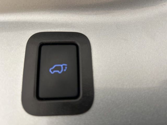 Used 2019 Toyota Highlander Limited AWD/4WD image 19