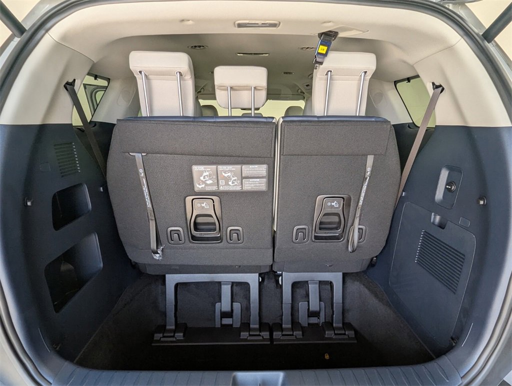 New 2025 Kia Carnival EX image 27