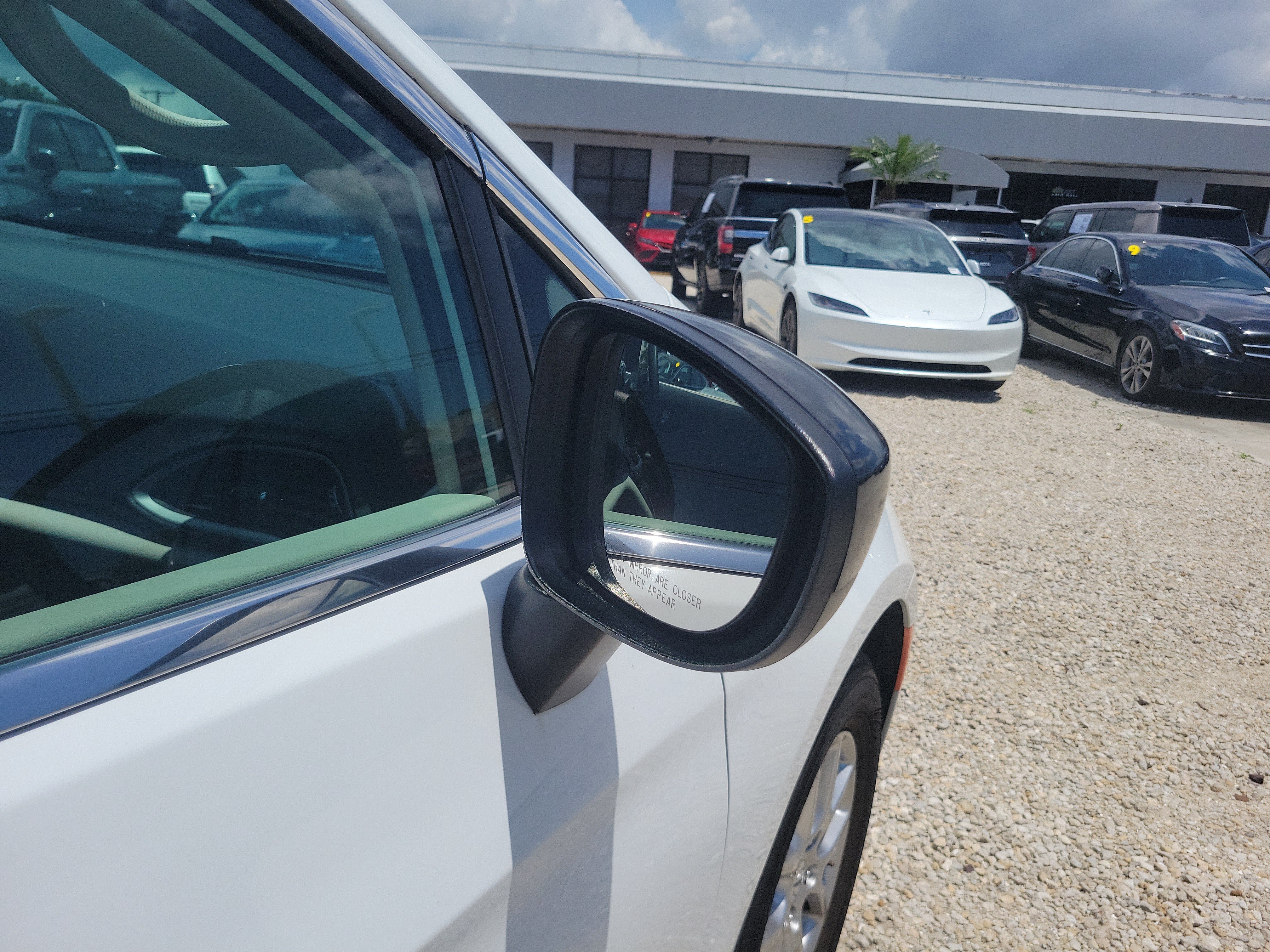 Used 2024 Chrysler Voyager LX FWD image 8