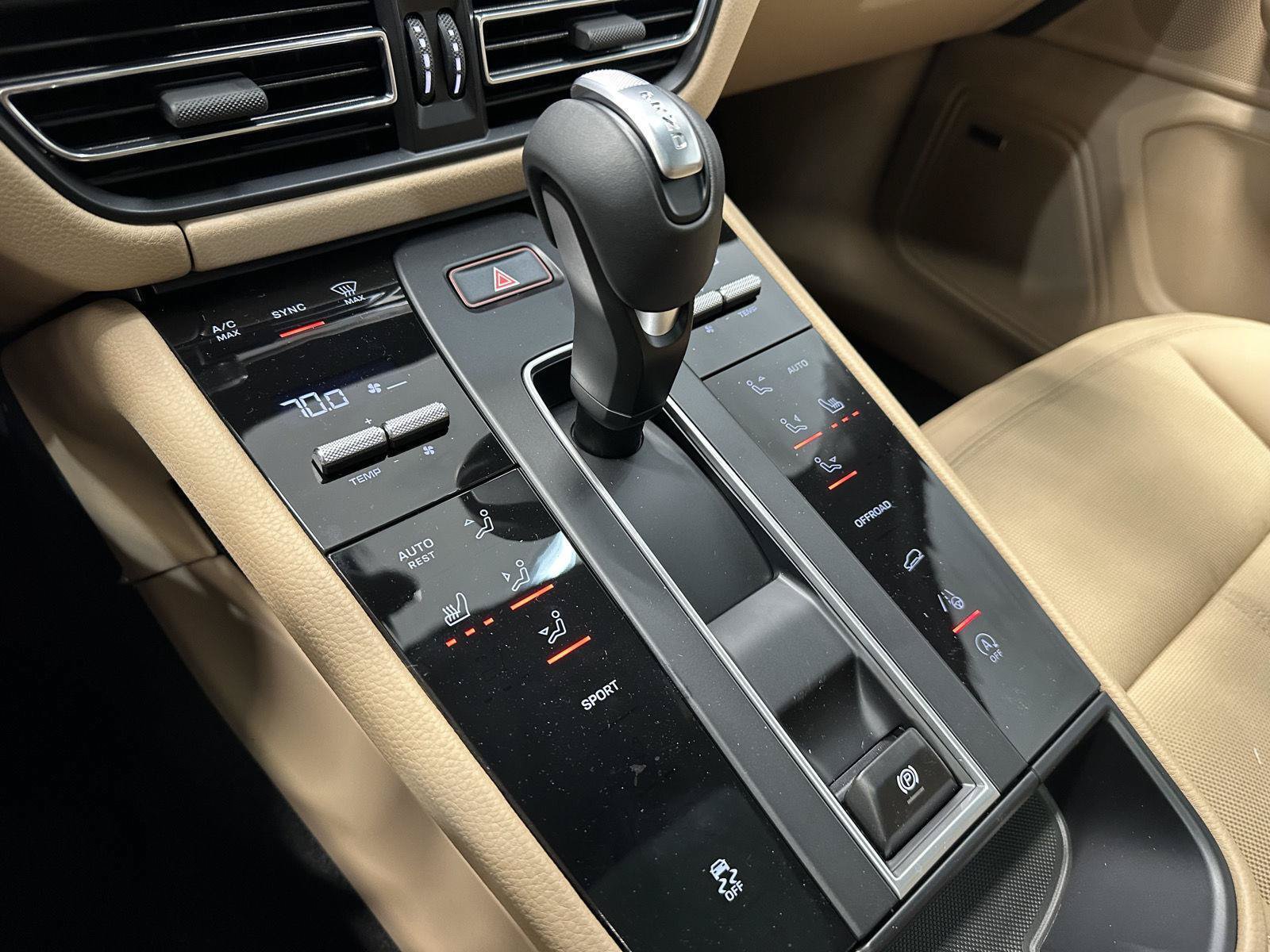 New 2026 Porsche Macan AWD/4WD image 31