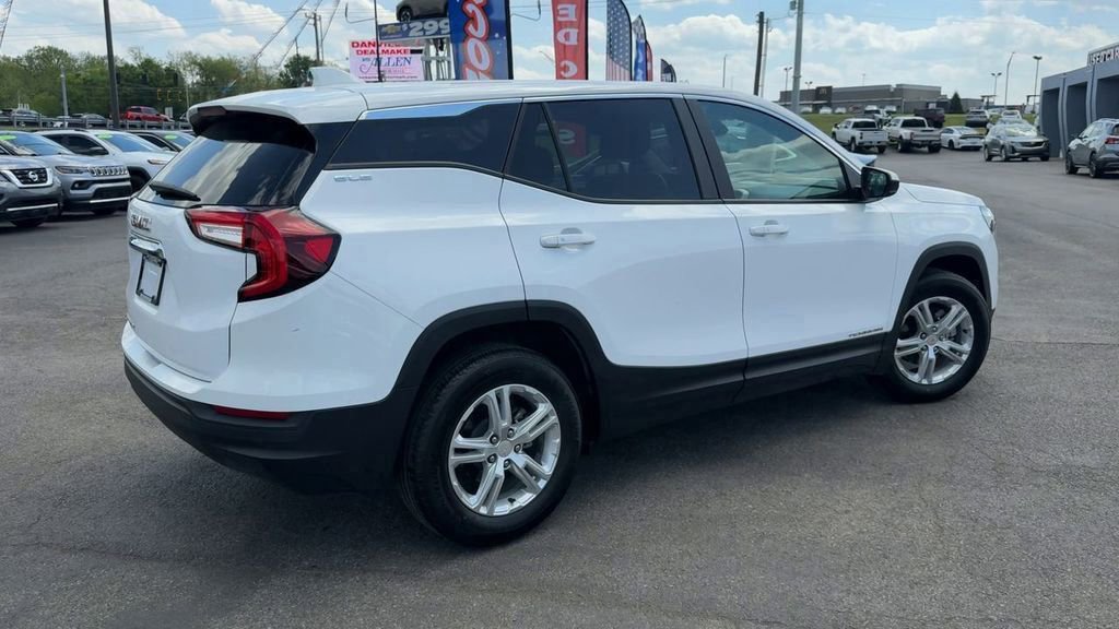 Used 2024 GMC Terrain SLE FWD image 7