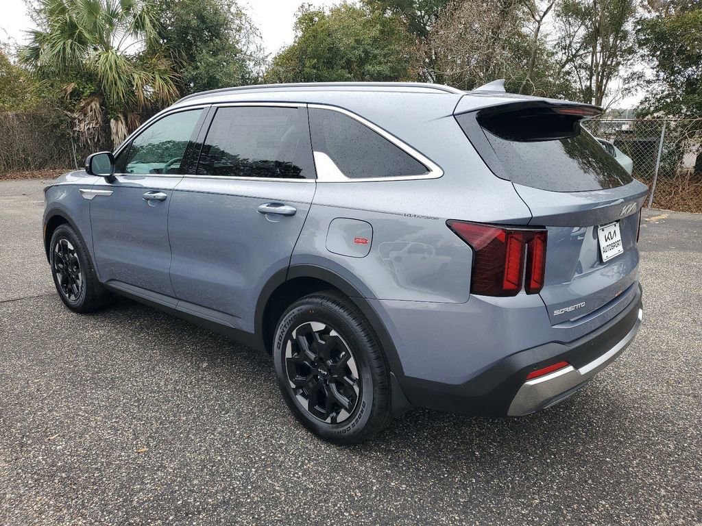 Used 2025 Kia Sorento S w/ Panoramic Sunroof Package FWD image 3