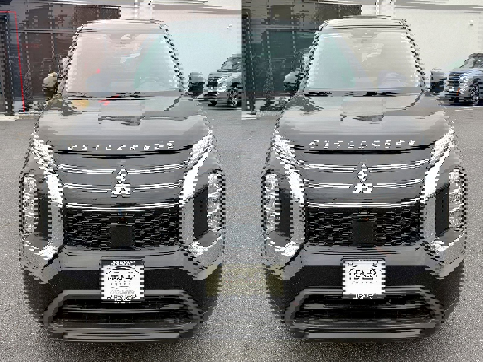 New 2025 Mitsubishi Outlander ES image 2