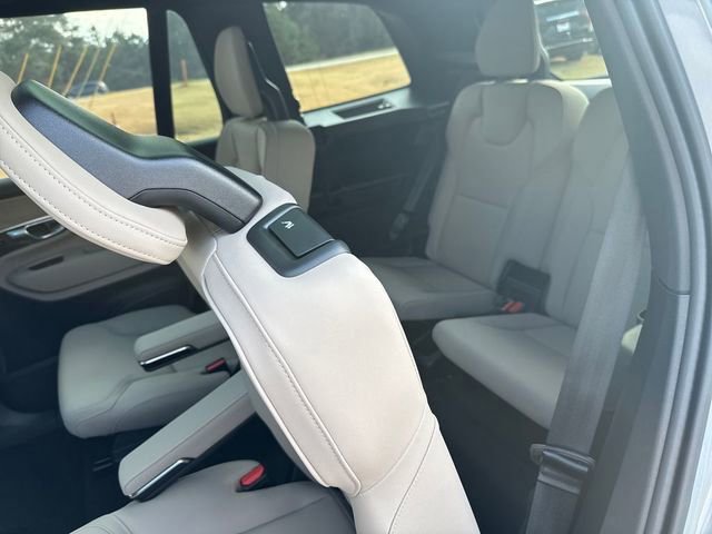 Used 2026 Volvo XC90 B5 Plus w/ Protection Package Premier image 39