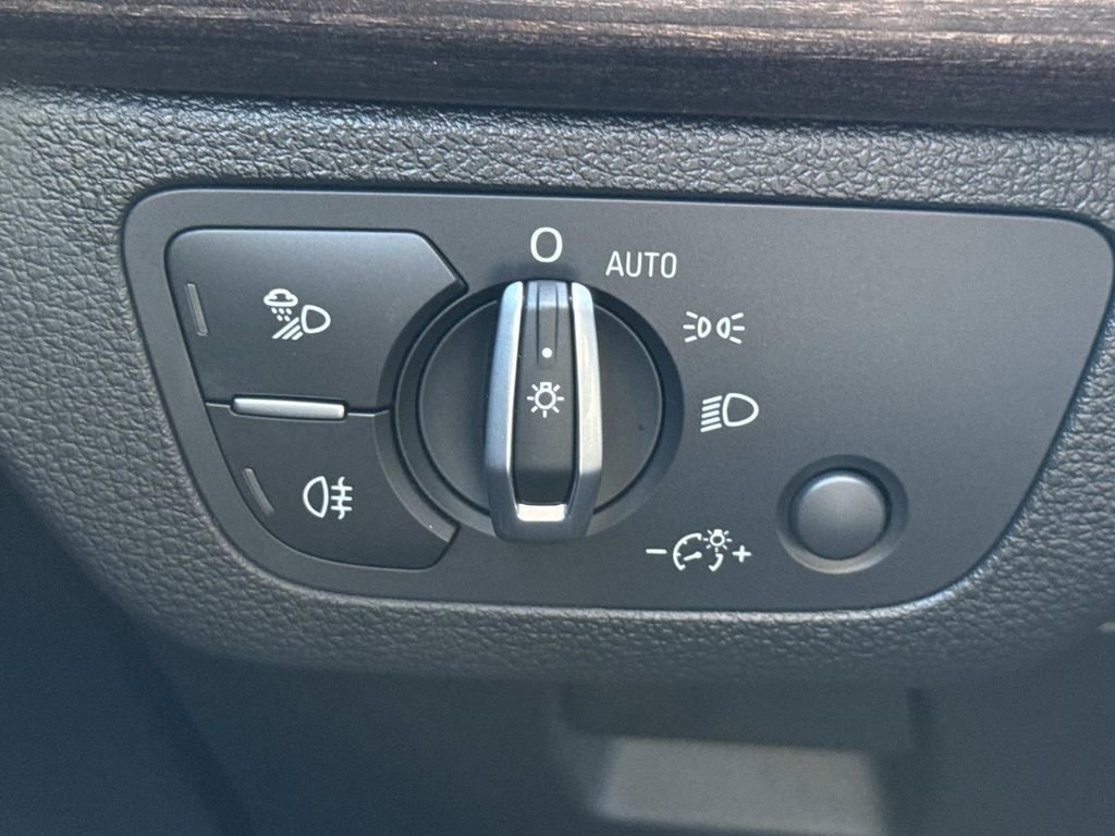 Used 2025 Audi Q5 2.0T Premium w/ Convenience Plus Package image 13