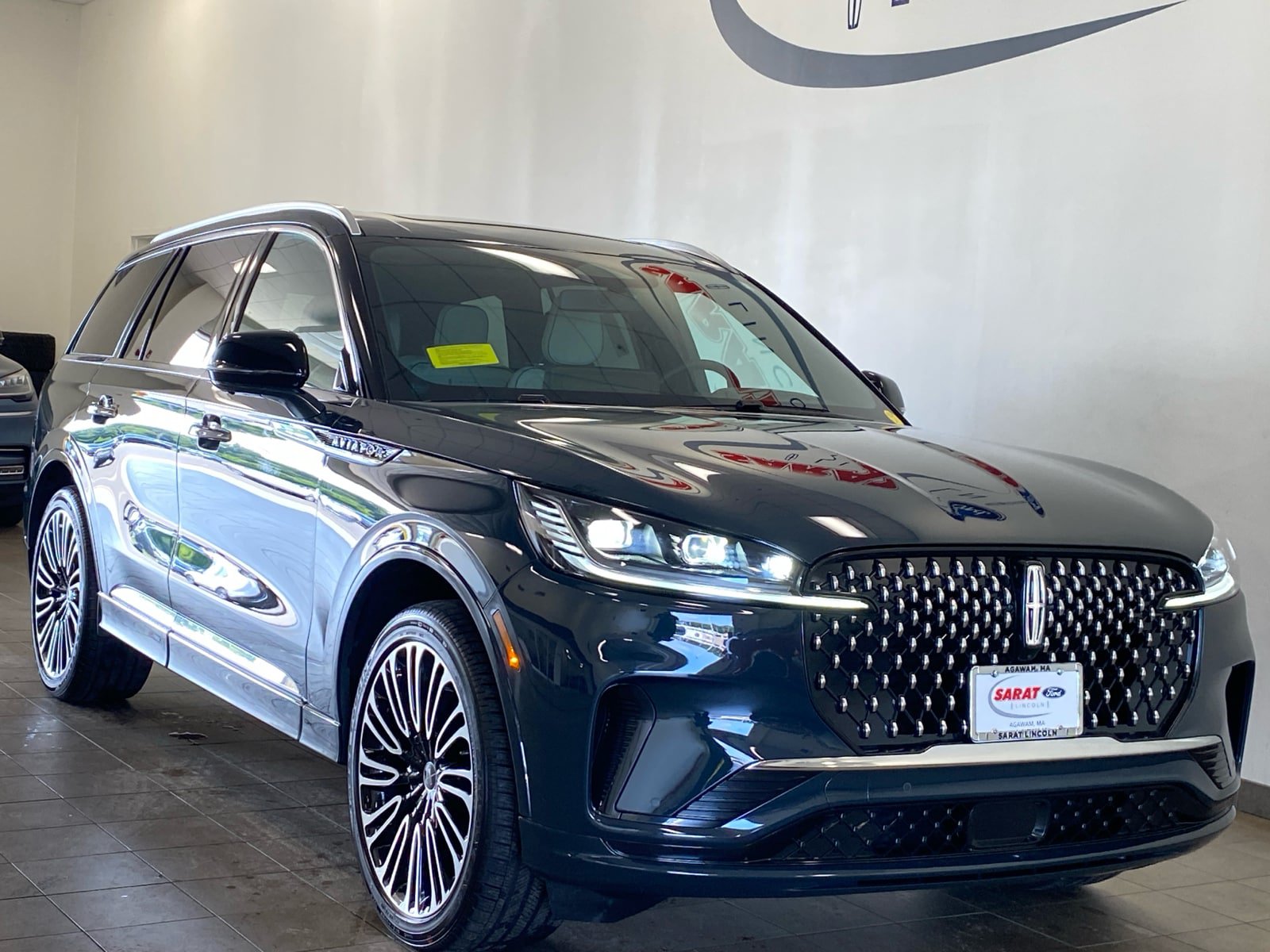 New 2026 Lincoln Aviator Black Label AWD/4WD image 2