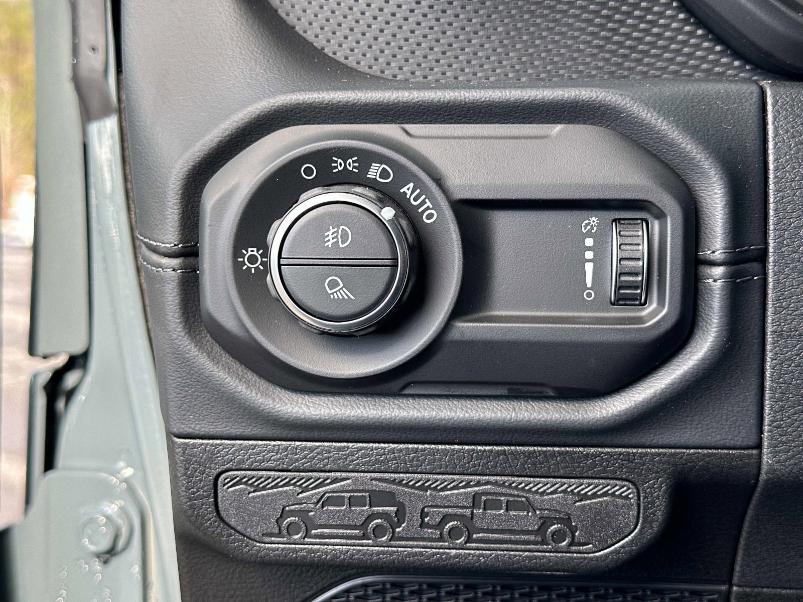 New 2026 Jeep Gladiator Mojave w/ Steel Bumper Group image 31