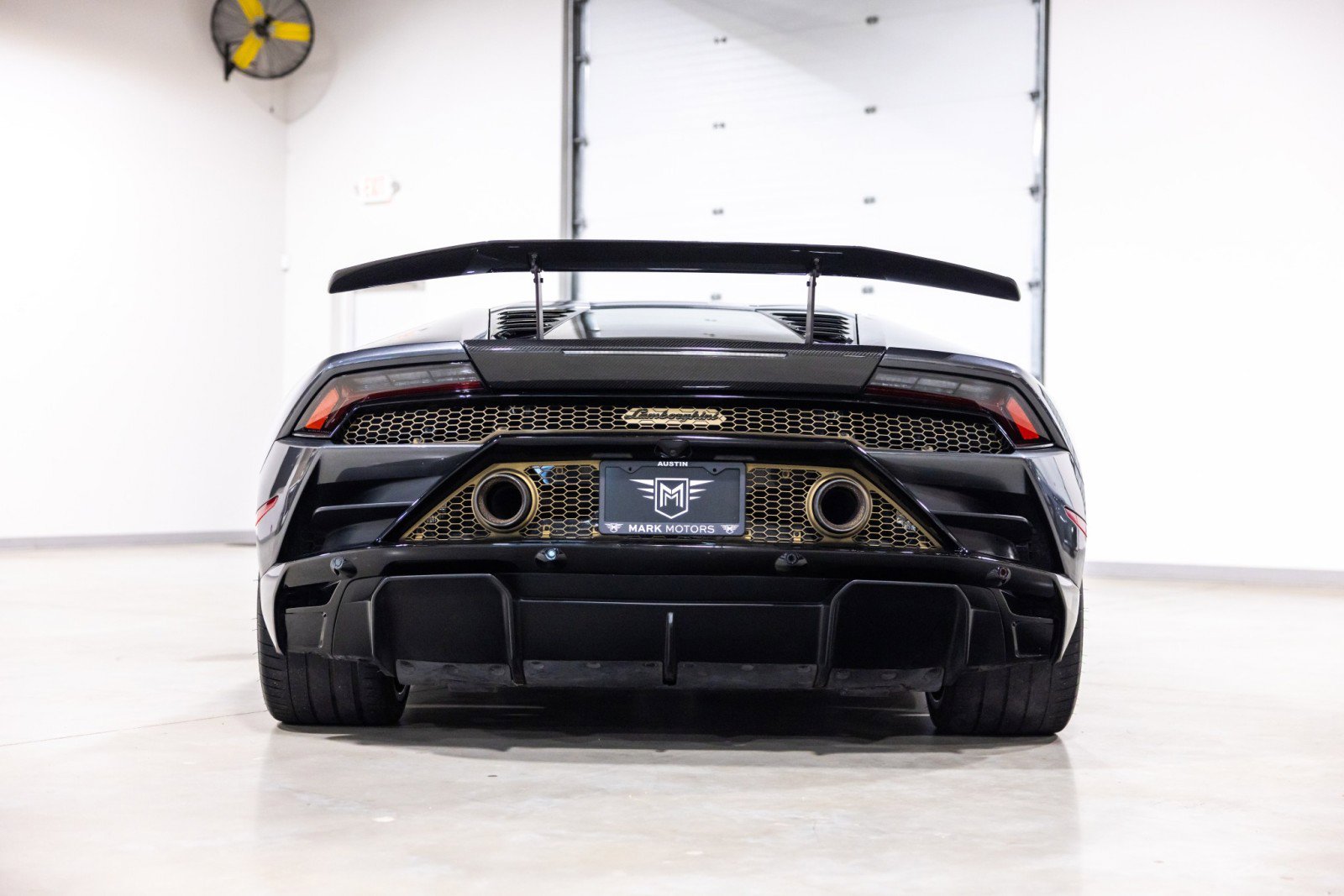 Used 2021 Lamborghini Huracan EVO RWD image 5