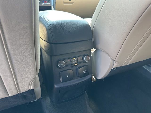 Used 2018 Ford Explorer Limited w/ Equipment Group 301A FWD image 30