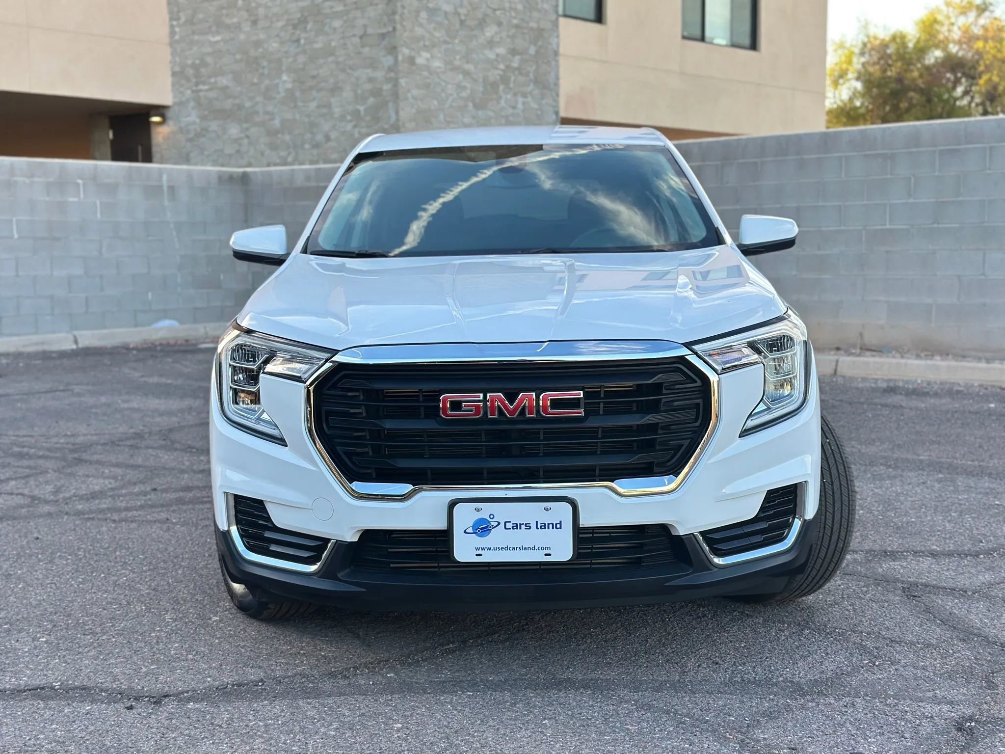 Used 2023 GMC Terrain SLE image 5