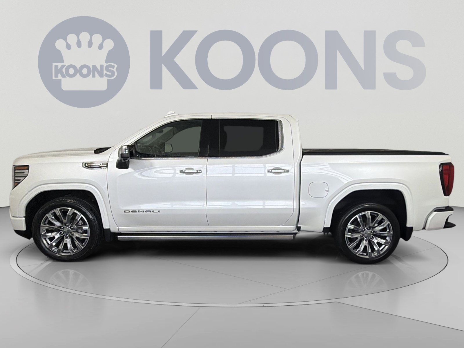 Used 2024 GMC Sierra 1500 Denali AWD/4WD image 2