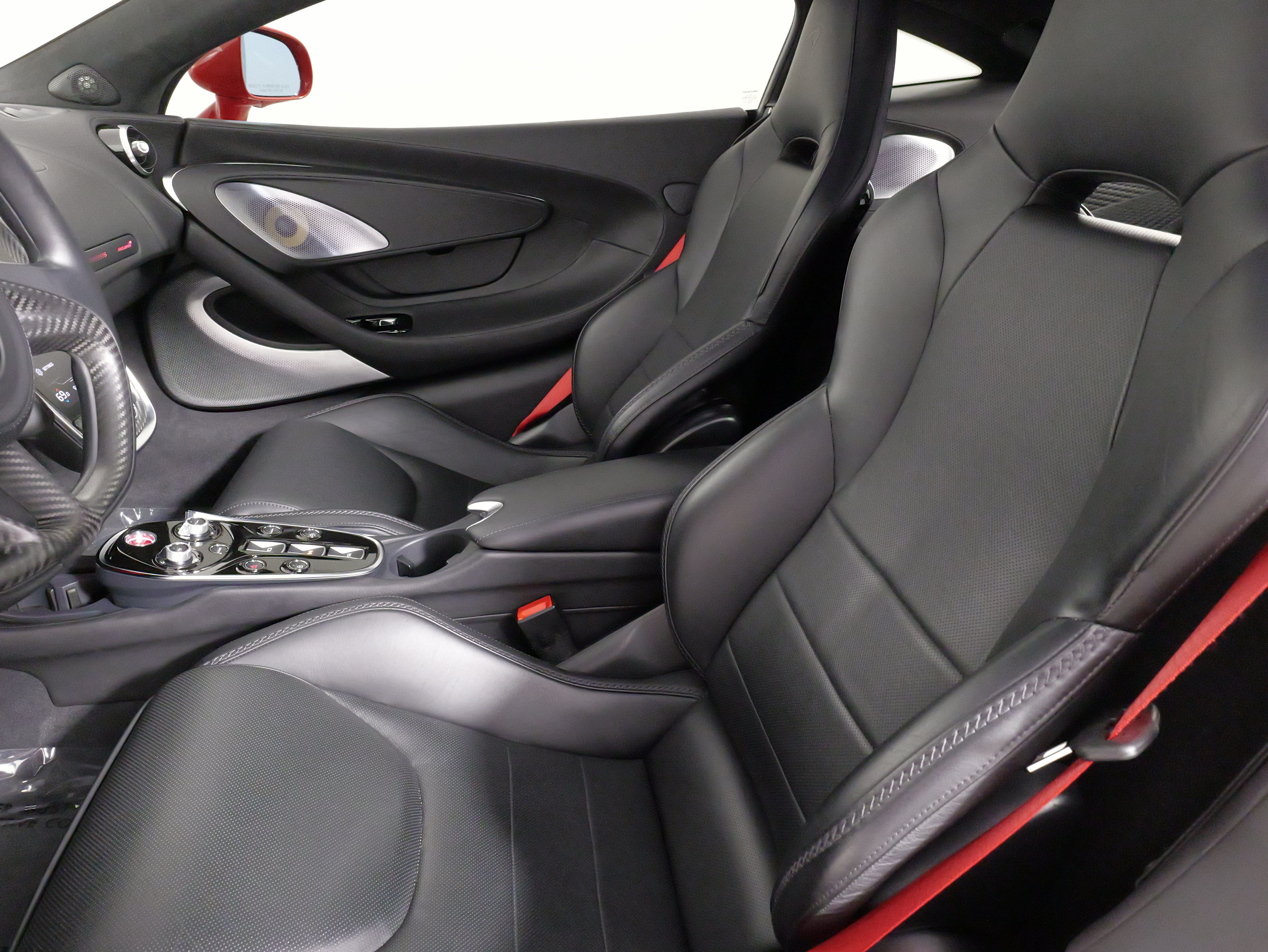 Used 2022 McLaren GT RWD image 40