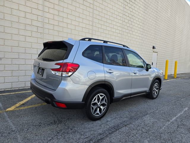 Used 2022 Subaru Forester Premium image 7
