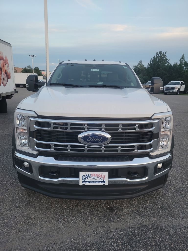 New 2025 Ford F550 4x4 Supercab Super Duty image 2