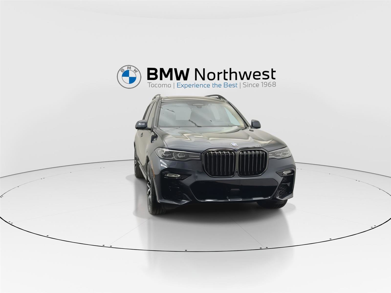Used 2022 BMW X7 xDrive40i w/ M Sport Package AWD/4WD image 7